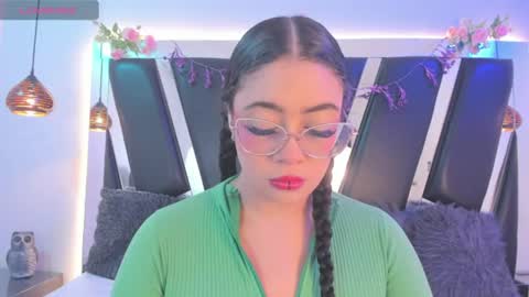 A N T O N E L L E  online show from July 3, 11:27 am