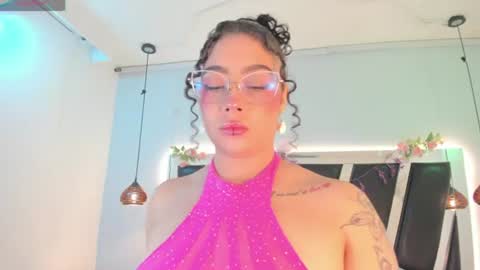 A N T O N E L L E  online show from July 22, 11:44 am