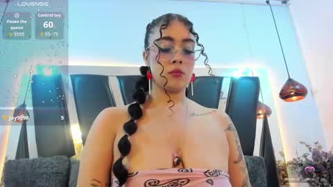 A N T O N E L L E  online show from September 13, 11:51 am