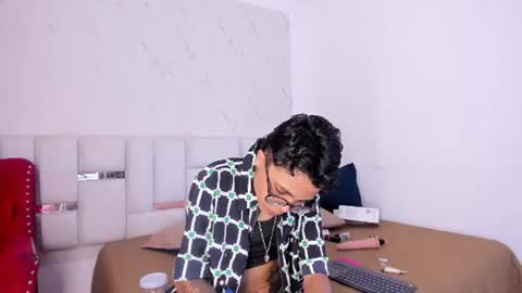 antony_d_ossa online show from June 9, 8:30 pm