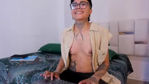 antony_d_ossa online show from June 16, 8:32 pm