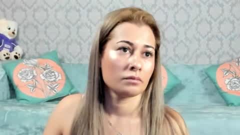 AntonyaHot online show from April 20, 6:05 am