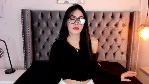 anya_belth online show from June 8, 7:25 pm