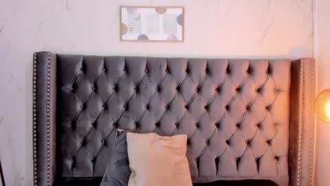 anya_belth online show from July 18, 8:22 pm