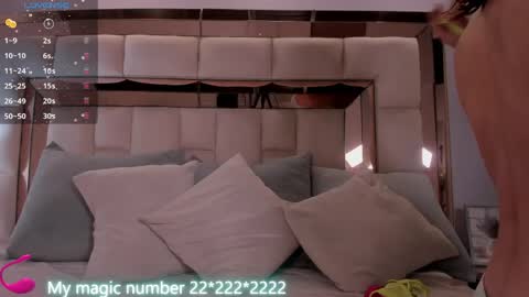Anyi online show from June 8, 2:29 pm