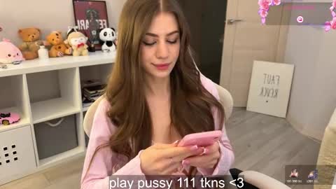 Bella online show from March 1, 1:00 pm