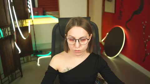 APHEX QUEEN online show from February 4, 9:17 am