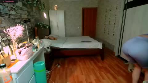 Aphrodite online show from March 17, 12:53 pm