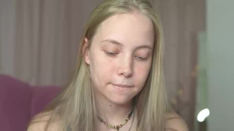 Snapshot of appr0ved chatting on October 5, 7:13 am REYNA next stream on December 3rd online show from October 5, 7:13 am
