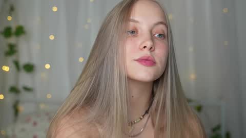 Snapshot of appr0ved chatting on December 3, 2:38 pm REYNA next stream on December 3rd online show from December 3, 2:38 pm
