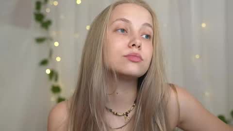 Snapshot of appr0ved chatting on September 18, 4:49 pm REYNA next stream on December 3rd online show from September 18, 4:49 pm