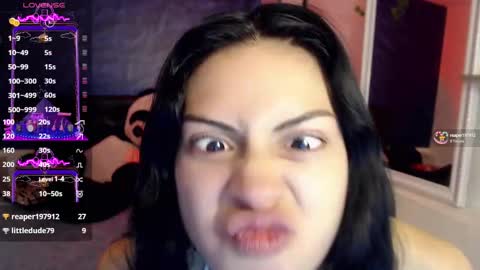Snapshot of april_dumont chatting on December 19, 12:12 pm April online show from December 19, 12:12 pm