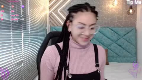 Snapshot of april_dumont chatting on March 1, 12:45 pm April online show from March 1, 12:45 pm