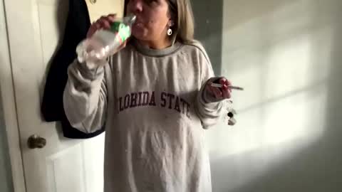 Snapshot of aprilanna chatting on January 10, 2:02 pm AnnaApril420 online show from January 10, 2:02 pm