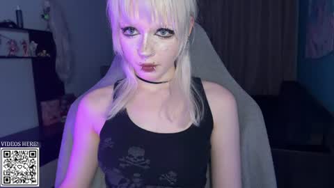 april online show from August 1, 9:28 pm