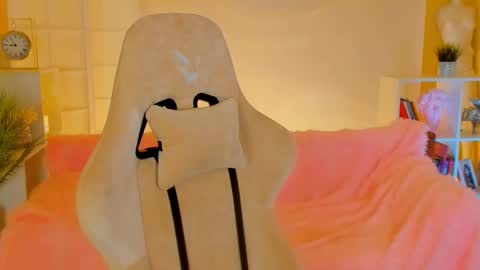 aprill_o_nill online show from January 28, 11:17 am