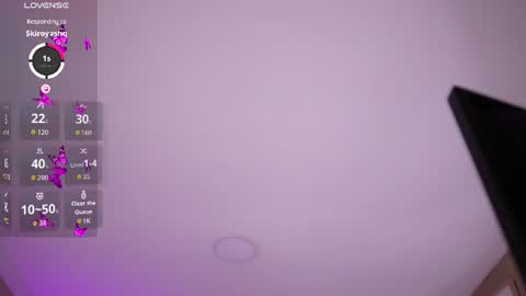 aprilqueenie online show from June 12, 8:06 pm