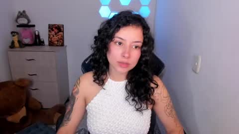 aqua emilly online show from May 2, 11:08 pm