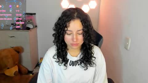 aqua emilly online show from December 17, 11:09 pm