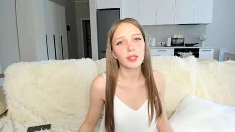 Lina online show from October 10, 9:03 am