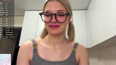 Caroline online show from June 10, 4:27 pm