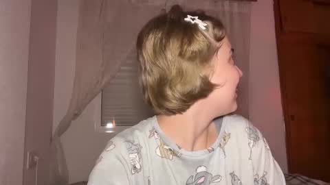 ari_crystal online show from March 10, 7:18 pm