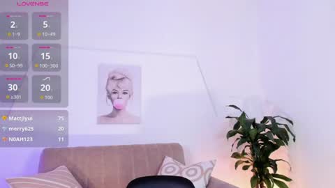 Ari online show from July 29, 8:53 pm