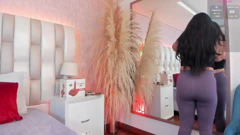 ari_lynn_ online show from May 3, 12:19 pm