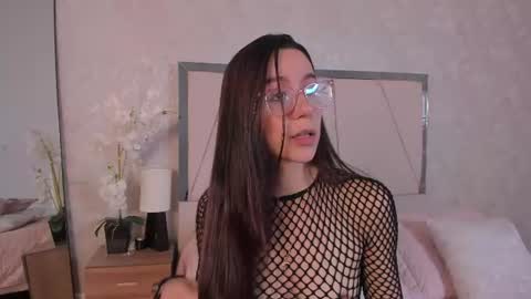 Ari Wilde online show from June 9, 1:43 pm