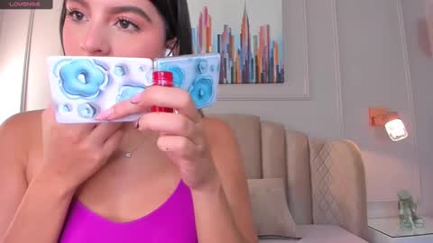 Snapshot of aria_greco chatting on March 6, 3:24 am Aria online show from March 6, 3:24 am