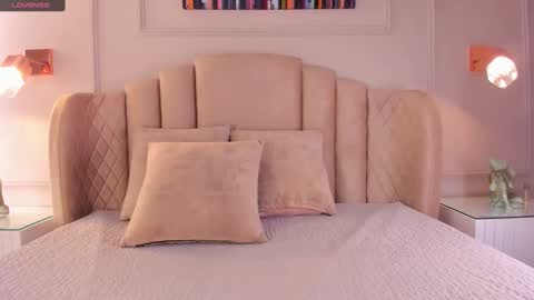 Snapshot of aria_greco chatting on January 9, 2:43 am Aria online show from January 9, 2:43 am