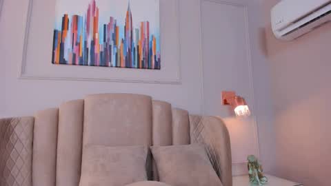 Snapshot of aria_greco chatting on December 6, 3:08 am Aria online show from December 6, 3:08 am