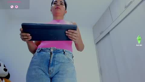 ariacoral online show from May 3, 1:25 pm