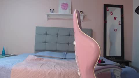 ariadeluca online show from February 18, 9:47 pm