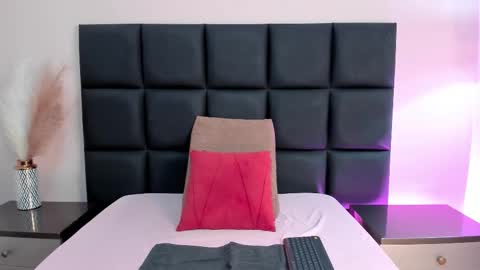 AriadnaHolt online show from November 26, 6:31 pm