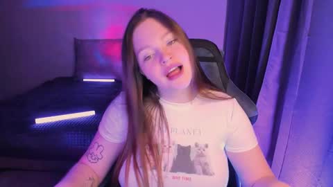 Snapshot of arialane_ chatting on October 3, 6:24 pm Aria online show from October 3, 6:24 pm