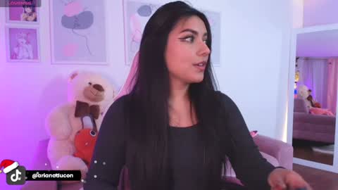 Snapshot of ariana_bae_ chatting on December 24, 12:22 am   online show from December 24, 12:22 am
