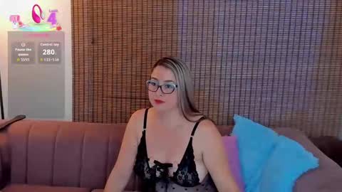 Ariana Cruz online show from November 12, 12:47 pm