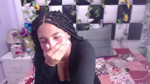 arianaa tompsoon online show from December 7, 3:47 am