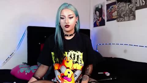 Snapshot of arianauwu666 chatting on January 5, 1:03 am help me 100 hands up my OF is Free online show from January 5, 1:03 am