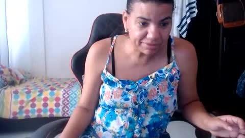 ariannaloovel online show from July 28, 5:35 pm