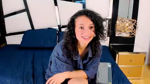 ariannarussell1 online show from July 3, 2:23 pm