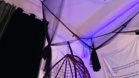 Aria online show from November 30, 12:15 am