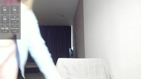 Snapshot of arielbelli chatting on October 12, 4:15 am Ariel online show from October 12, 4:15 am