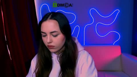 arielmell online show from March 24, 11:04 am