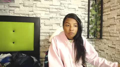 Snapshot of arietta_ chatting on March 1, 12:23 pm ARIETTA online show from March 1, 12:23 pm