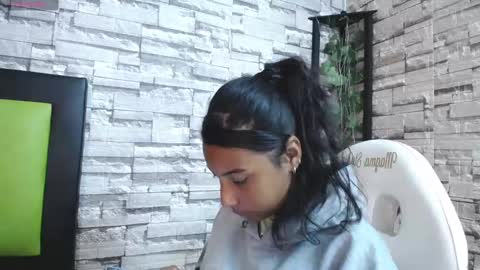 Snapshot of arietta_ chatting on March 3, 12:31 pm ARIETTA online show from March 3, 12:31 pm