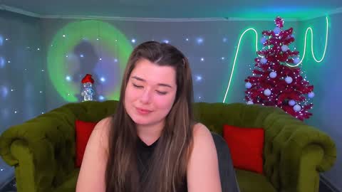Snapshot of arigraynor chatting on December 5, 7:17 pm Ari online show from December 5, 7:17 pm