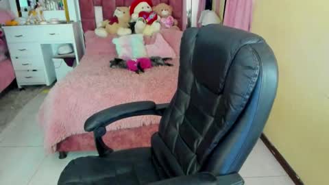 arisha_katy1 online show from December 13, 10:38 pm