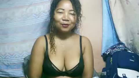 Arlinah9794 online show from March 18, 6:40 am